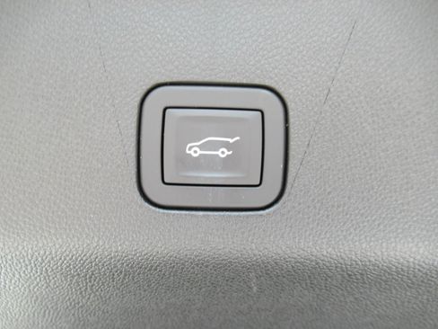 Used 2025 Chevrolet Suburban Z71 w/ Comfort Package AWD/4WD image 40