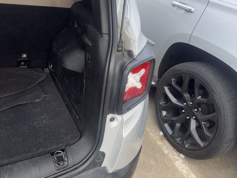 Used 2020 Jeep Renegade Latitude w/ Popular Equipment Group image 32