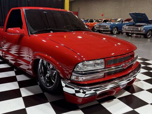 Used 2001 Chevrolet S10 Pickup LS w/ Preferred Equipment Group image 27