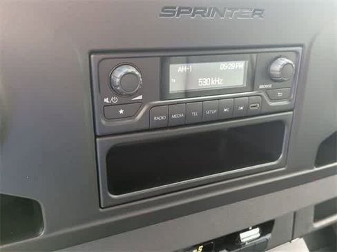 Used 2025 Mercedes-Benz Sprinter 2500 image 19