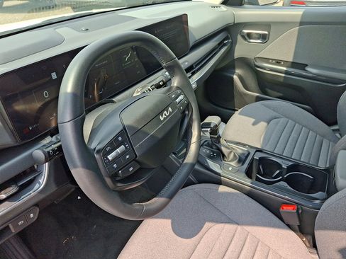 Used 2025 Kia K4 EX FWD image 27
