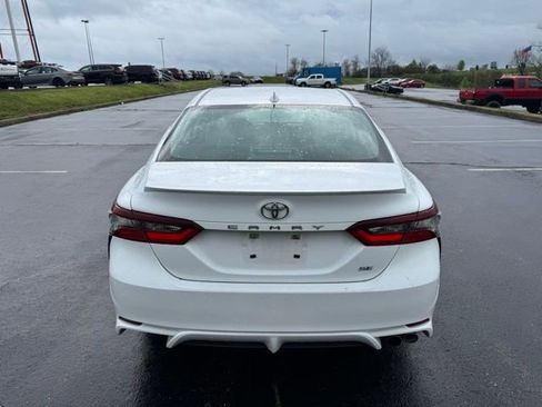 Used 2023 Toyota Camry SE image 4