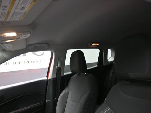Used 2018 Jeep Compass Sport w/ Cold Weather Group AWD/4WD image 17