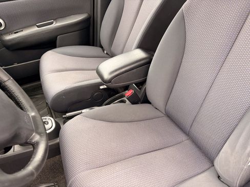 Used 2009 Nissan Versa Hatchback w/ Convenience Pkg FWD image 16