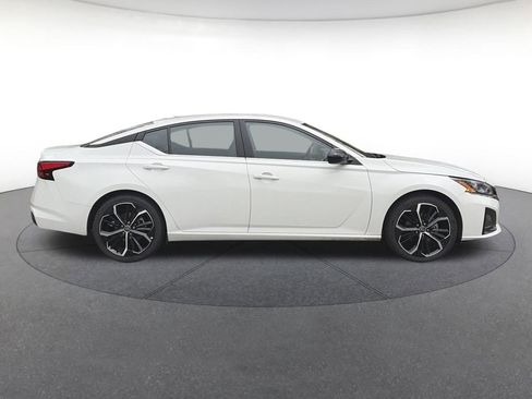 Used 2023 Nissan Altima 2.5 SR image 7