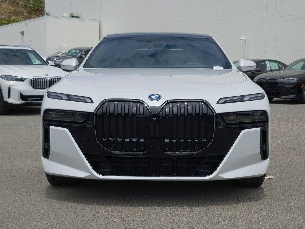 New 2026 BMW 750e xDrive AWD/4WD image 2