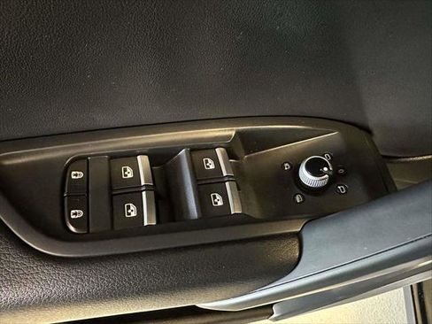 Used 2023 Audi Q5 2.0T Premium w/ Convenience Package image 16