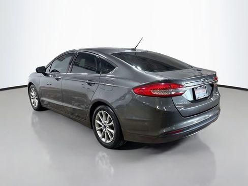 Used 2017 Ford Fusion SE w/ Fusion SE Technology Package FWD image 8
