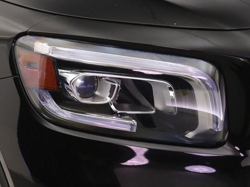 Used 2022 Mercedes-Benz GLB 250 image 27