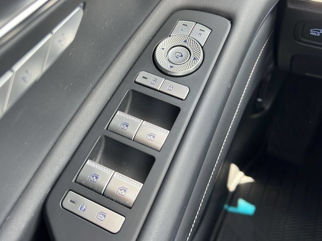 Certified 2025 Genesis GV80 2.5T AWD/4WD image 19