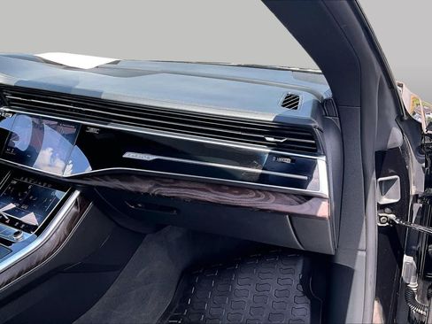 Used 2019 Audi Q8 Prestige AWD/4WD image 19