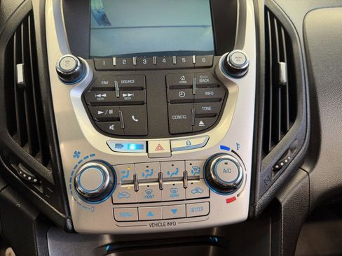 Used 2015 Chevrolet Equinox LT w/ Driver Convenience Package image 16