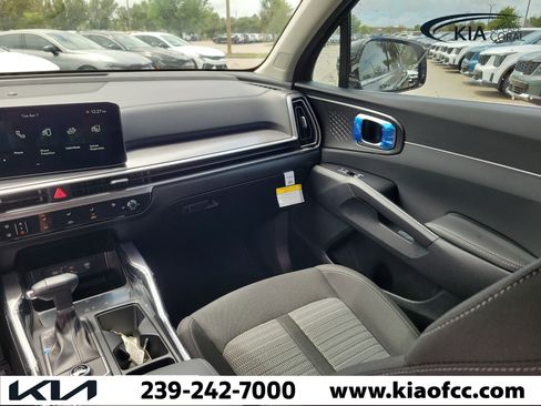 New 2026 Kia Sorento LX FWD image 16