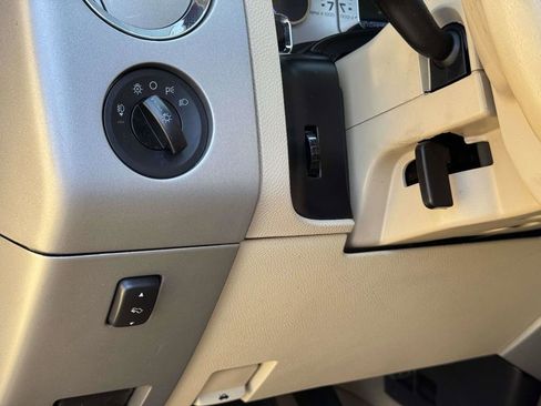 Used 2013 Ford Expedition XLT AWD/4WD image 10