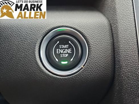 Used 2025 GMC Acadia Elevation FWD image 17