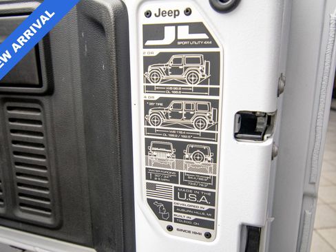 Used 2024 Jeep Wrangler Unlimited Rubicon AWD/4WD image 39