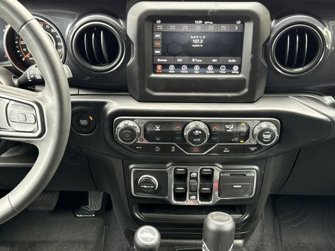Used 2023 Jeep Wrangler Unlimited Sport AWD/4WD image 28