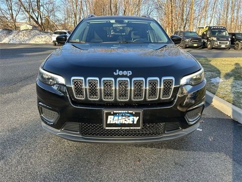 Used 2020 Jeep Cherokee Latitude w/ Cold Weather Group image 3