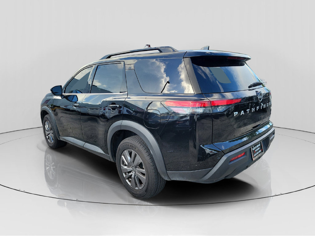 Used 2024 Nissan Pathfinder SV FWD image 5