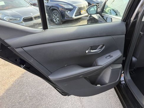 Used 2020 Nissan Sentra S image 5