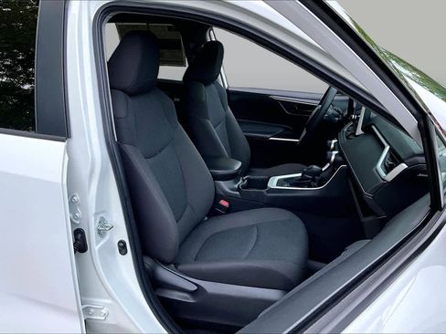 Certified 2023 Toyota RAV4 LE AWD/4WD image 8