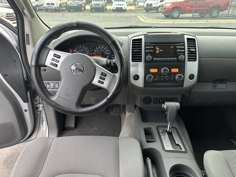 Used 2014 Nissan Frontier SV w/ SV Value Truck Package image 14