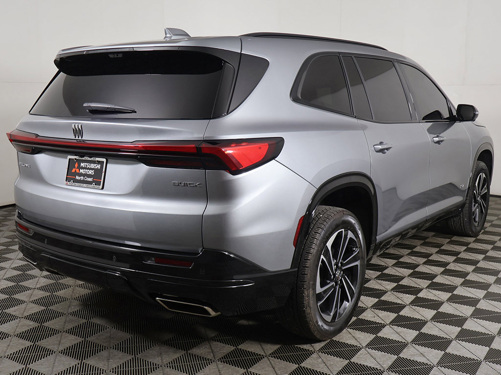 Used 2026 Buick Enclave Sport Touring w/ Power Package FWD image 13