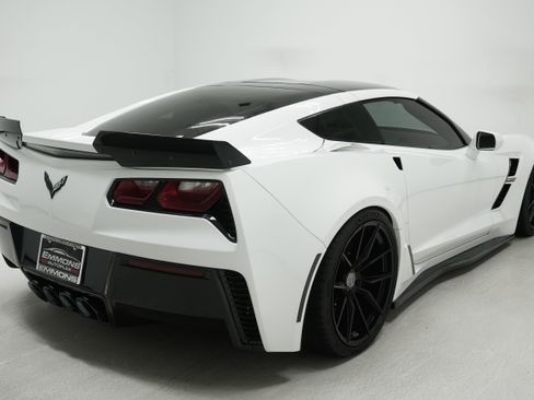 Used 2017 Chevrolet Corvette Grand Sport w/ Grand Sport Heritage Package RWD image 4