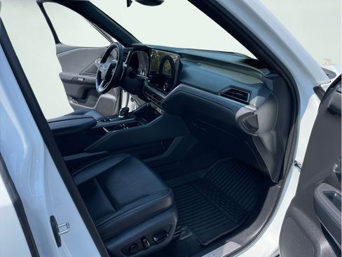 Used 2025 Lexus TX 350 AWD w/ Technology Package image 20