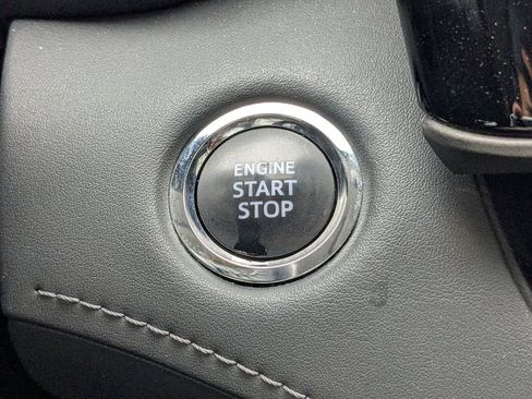 Used 2023 Toyota Highlander LE image 30