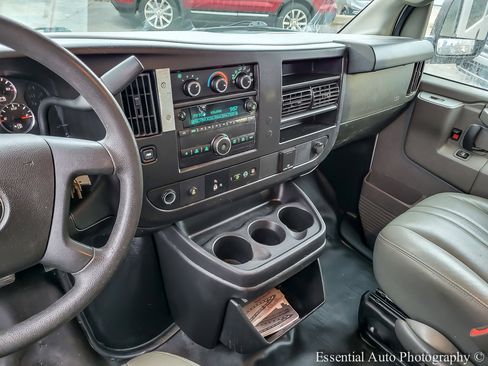 Used 2019 Chevrolet Express 2500 image 16