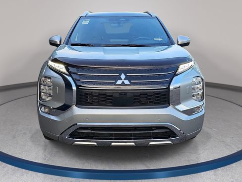 Used 2024 Mitsubishi Outlander SEL AWD/4WD image 2