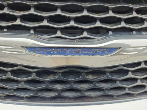 Used 2017 Chrysler Pacifica Touring-L w/ Tire & Wheel Group image 28