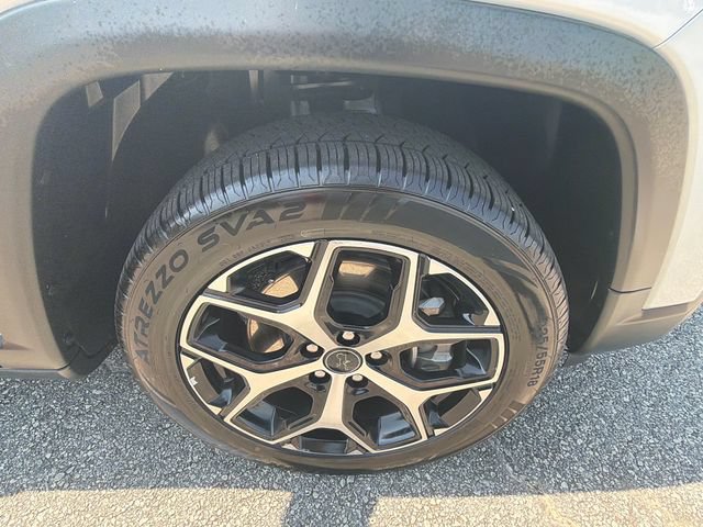 Used 2025 Jeep Compass Limited AWD/4WD image 12