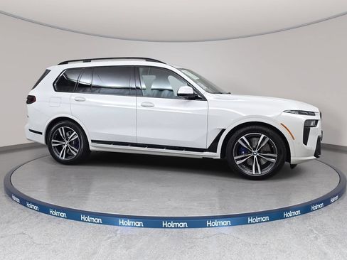 Used 2026 BMW X7 xDrive40i w/ M Sport Package AWD/4WD image 4