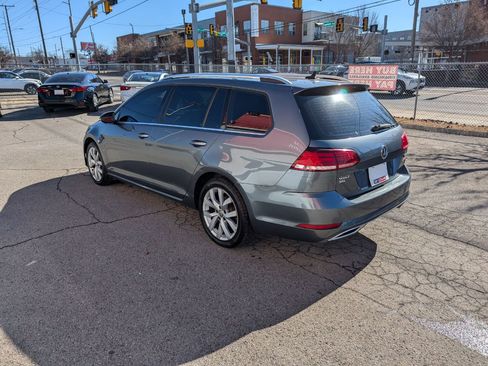 Used 2018 Volkswagen Golf SEL image 8