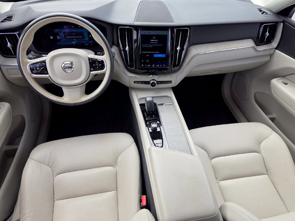 Used 2023 Volvo XC60 B5 Plus w/ Protection Package Premier AWD/4WD image 7