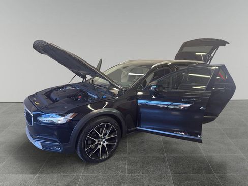 Used 2020 Volvo V90 T6 Cross Country w/ Protection Package Premier image 9