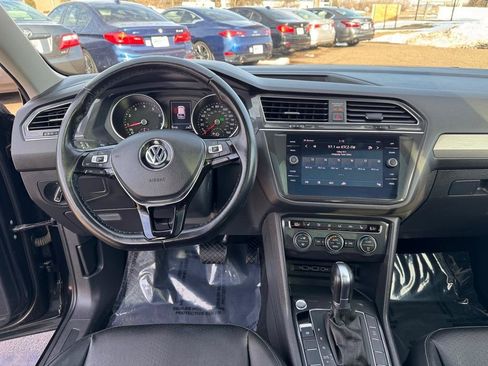 Used 2019 Volkswagen Tiguan SE w/ Panoramic Sunroof Package image 34