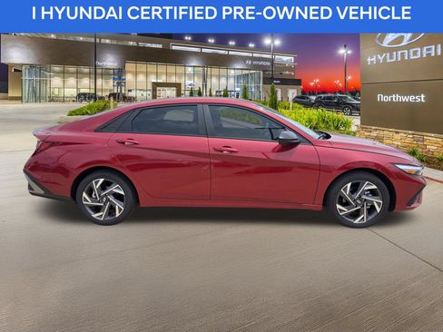 Used 2025 Hyundai Elantra Sport FWD image 6