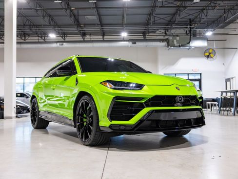 Used 2022 Lamborghini Urus image 3