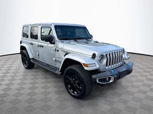 Used 2022 Jeep Wrangler Unlimited Sahara w/ Cold Weather Group AWD/4WD image 4