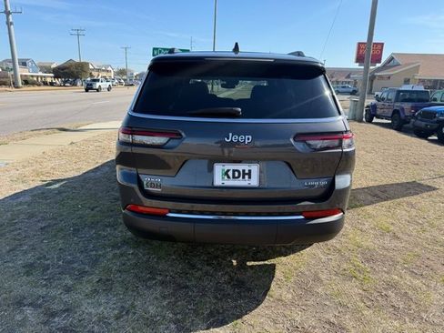 Used 2024 Jeep Grand Cherokee L Laredo w/ Luxury Tech Group I image 5