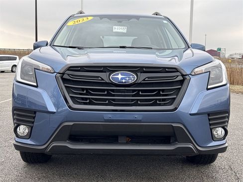 Used 2023 Subaru Forester Premium image 3