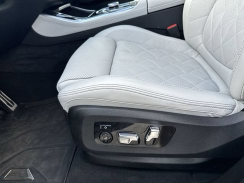Used 2025 BMW X5 sDrive40i w/ M Sport Package RWD image 13