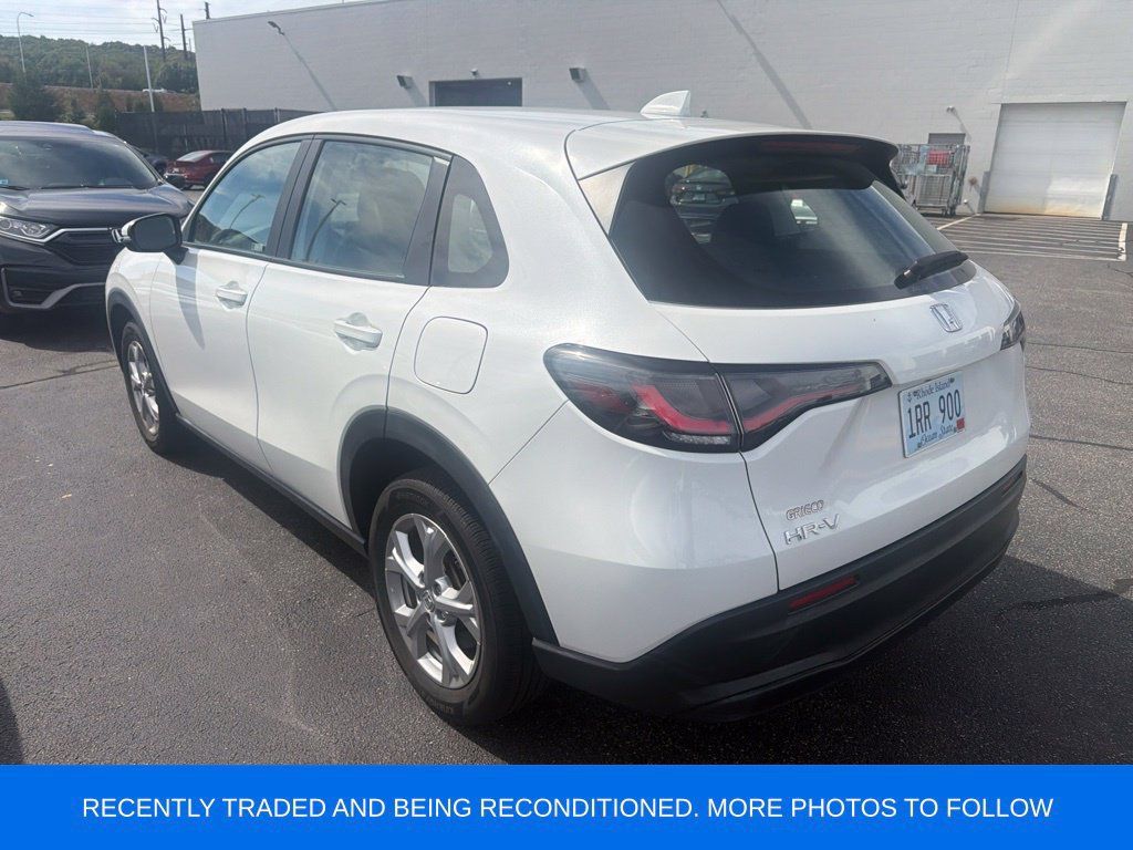 Used 2024 Honda HR-V LX image 3