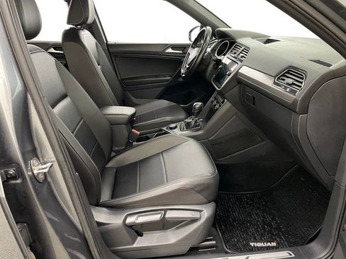 Used 2021 Volkswagen Tiguan SE R-Line image 37