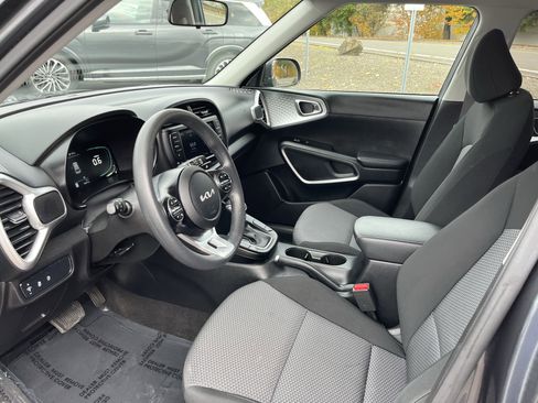 Used 2023 Kia Soul LX w/ Option Group 015 image 9