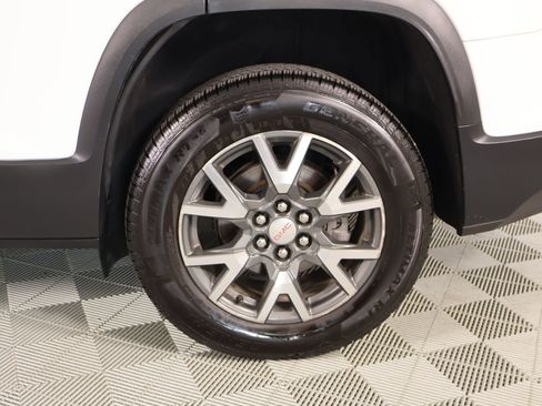 Used 2022 GMC Acadia SLE FWD image 18