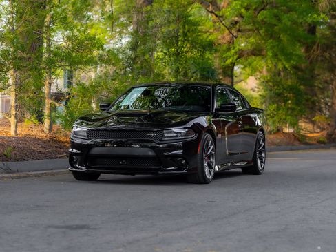 Used 2016 Dodge Charger SRT w/ Harman/Kardon Audio Group image 42